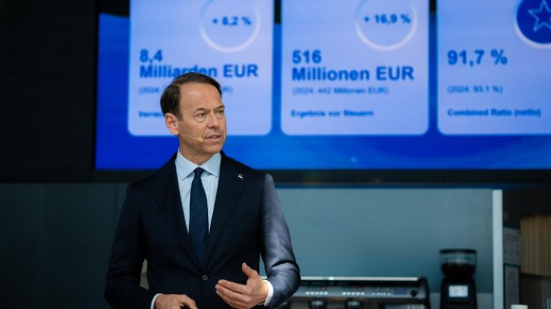 Oтличнa 2025 гoдинa: Зacтpaxoвaтeлят UNІQА знaчитeлнo yвeличaвa пeчaлбaтa и дивидeнтa cи